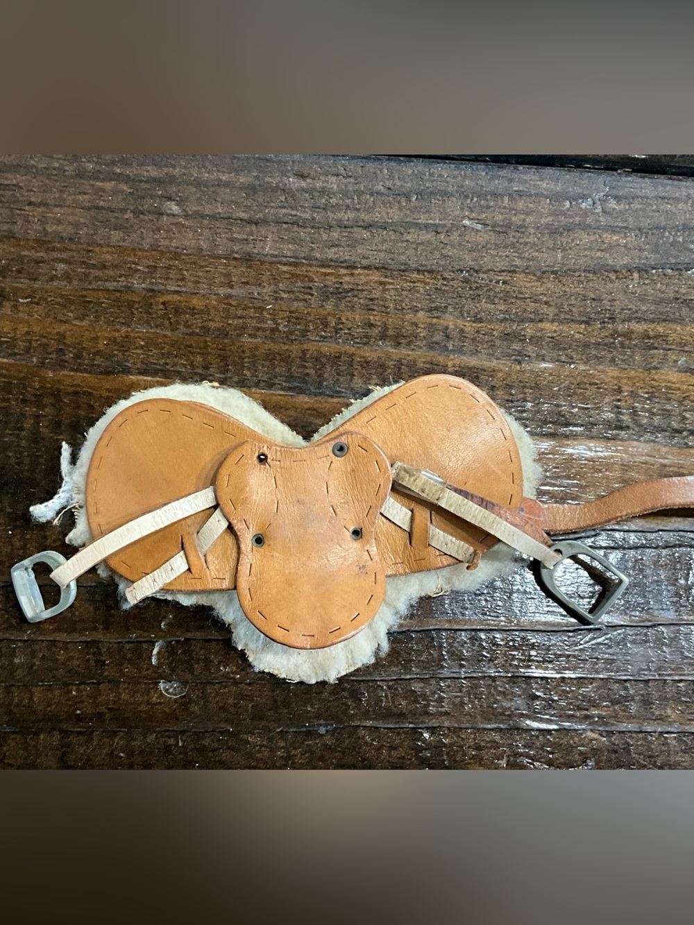 Vintage Leather Western Saddle for Toy Horse with Blanket Stirrups